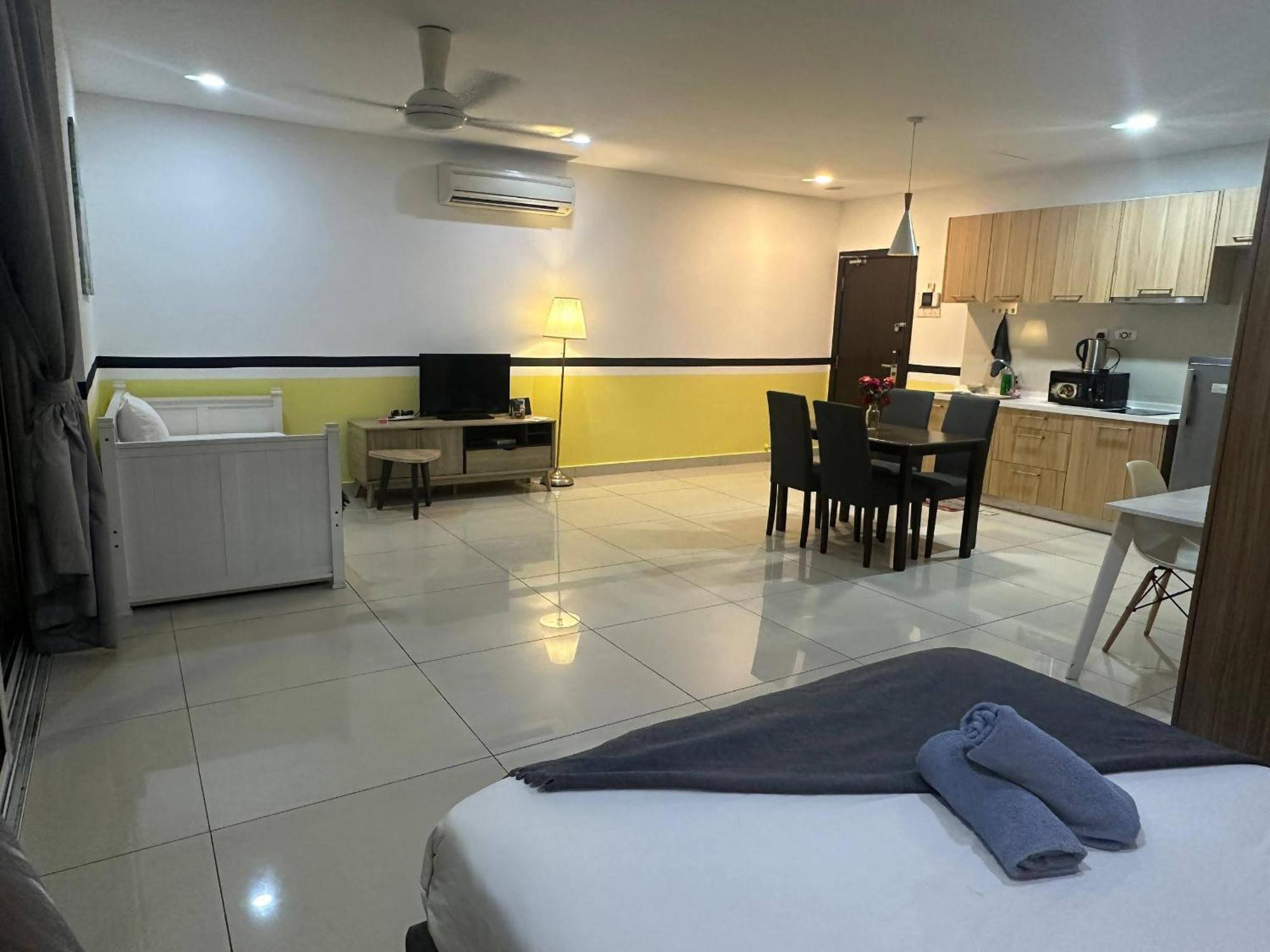 Jb City D'Esplanade Shopping Mall Apartment Johor Bahru Exterior photo